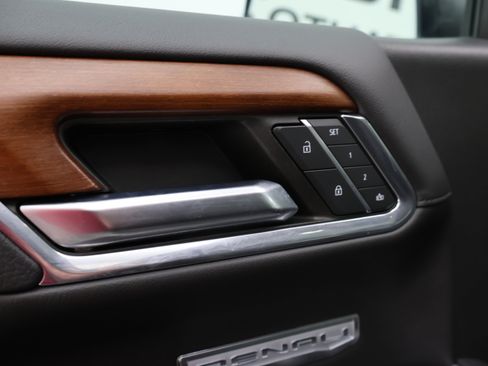 Used 2023 GMC Sierra 1500 Denali AWD/4WD image 48