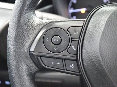 Used 2025 Toyota Corolla LE image 21