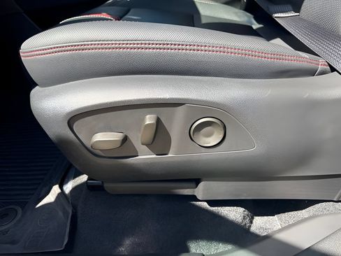 Used 2024 Chevrolet Traverse RS w/ LPO, Floor Liner Package AWD/4WD image 10