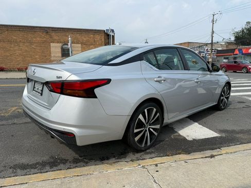 Used 2020 Nissan Altima 2.5 SR FWD image 4