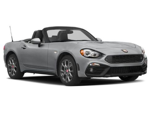 Used 2018 FIAT 124 Spider Abarth RWD image 9