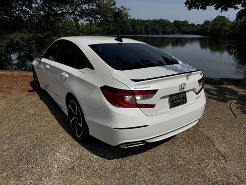Used 2022 Honda Accord Sport image 9