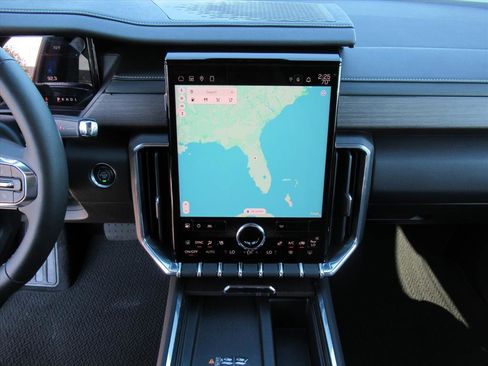 Used 2024 GMC Acadia Denali w/ Super Cruise Package image 19