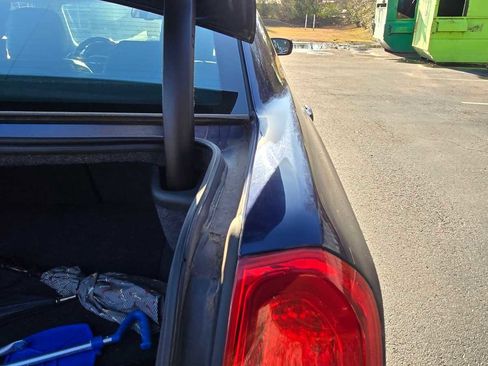 Used 2015 Chrysler 300 Limited image 17