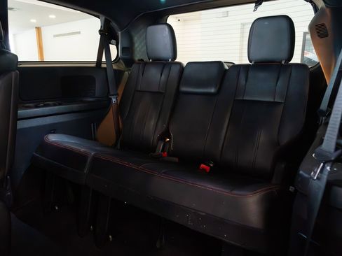 Used 2018 Dodge Grand Caravan GT FWD image 10
