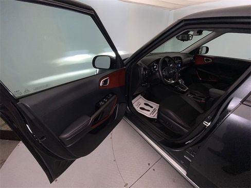 Used 2025 Kia Soul GT-Line w/ GT-Line Technology Package image 11