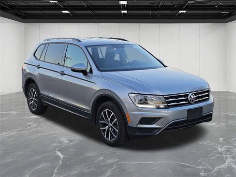 Used 2021 Volkswagen Tiguan S image 3
