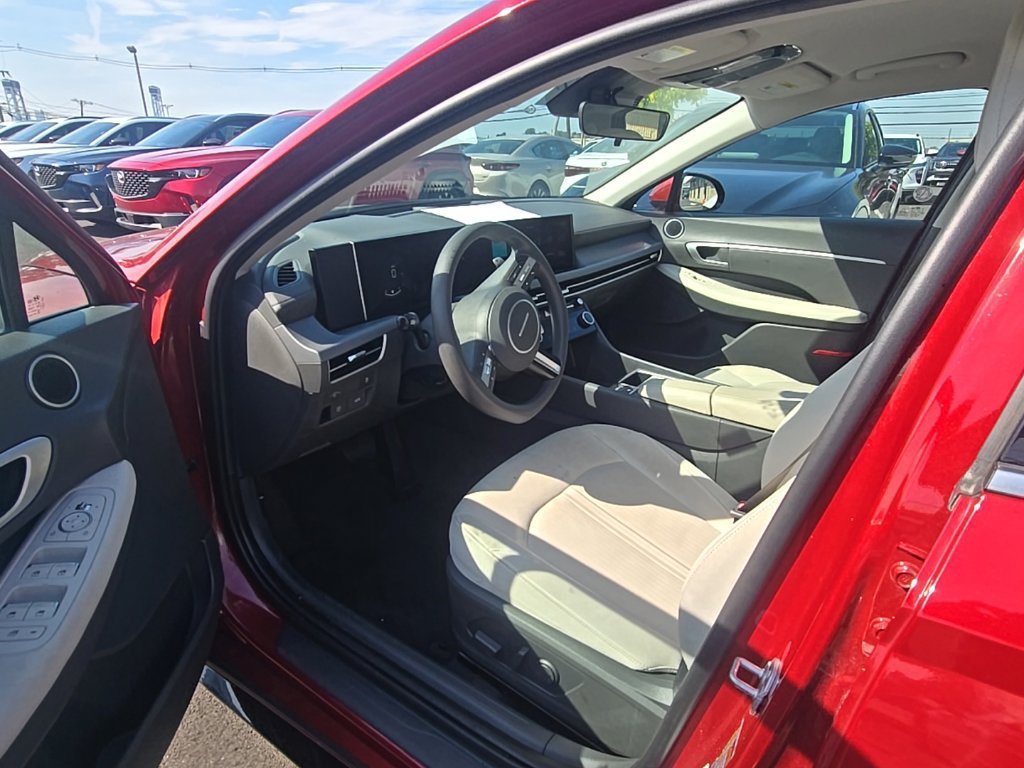Used 2025 Hyundai Sonata SEL FWD image 7