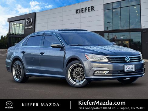 Used 2018 Volkswagen Passat 2.0T SE image 1