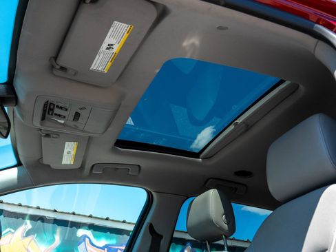 Used 2019 GMC Acadia SLT w/ LPO, Cargo Package FWD image 21