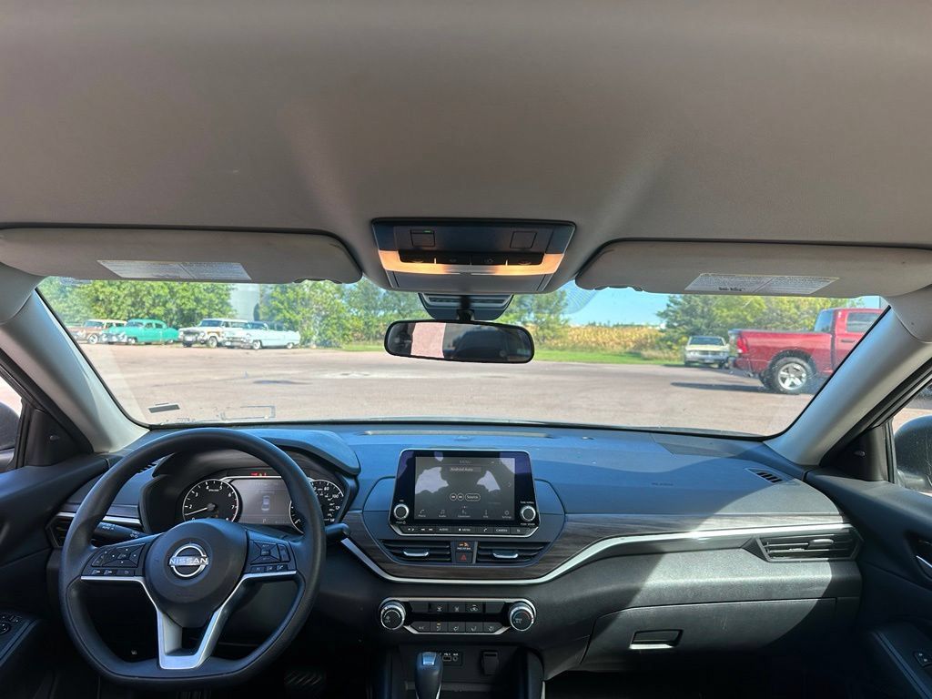 Used 2025 Nissan Altima 2.5 SV AWD/4WD image 26