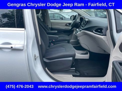 Certified 2024 Chrysler Voyager LX FWD image 18