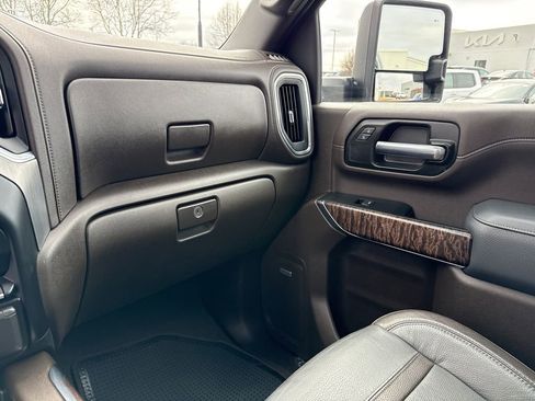 Certified 2023 GMC Sierra 3500 Denali w/ Denali Ultimate Package AWD/4WD image 30