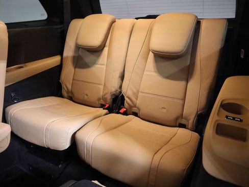 Used 2026 Mercedes-Benz GLS 580 4MATIC image 47