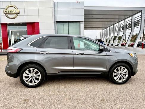 Used 2024 Ford Edge Titanium image 8