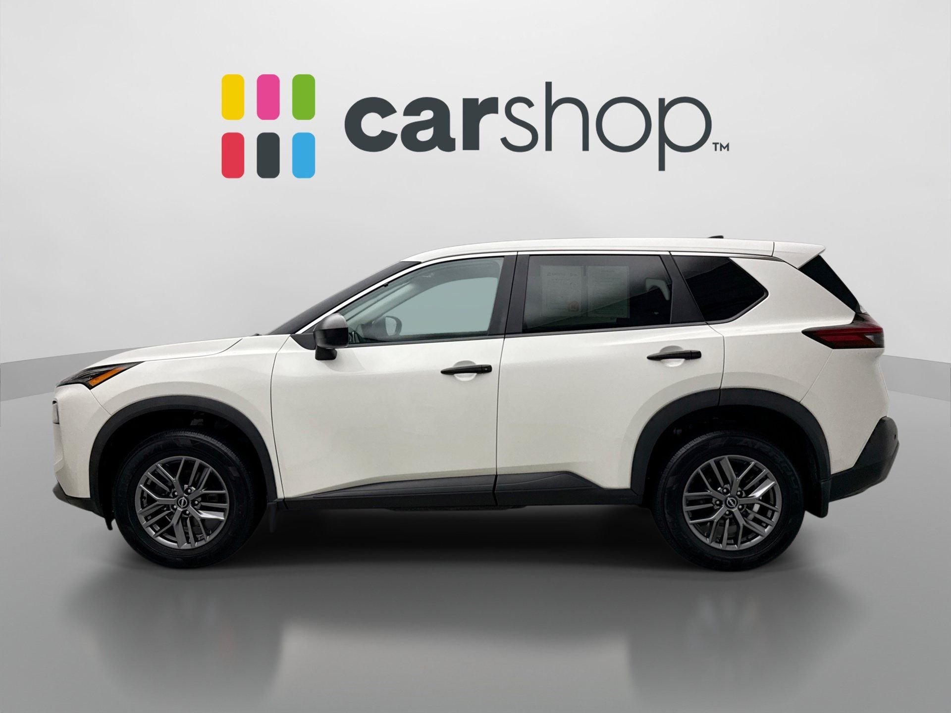 Used 2023 Nissan Rogue S AWD/4WD image 2