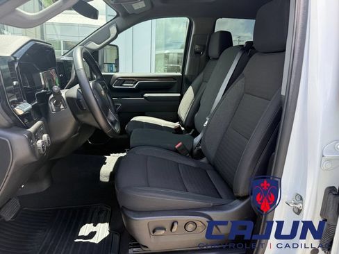 Used 2025 Chevrolet Silverado 2500 LT w/ Convenience Package AWD/4WD image 8
