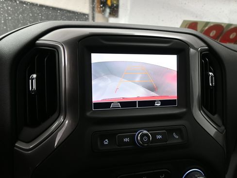 Used 2025 Chevrolet Silverado 1500 Custom image 13