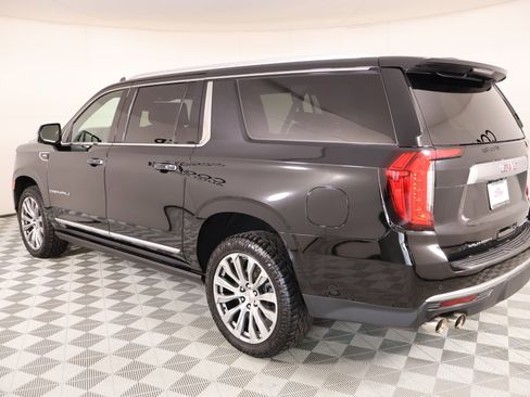 Used 2021 GMC Yukon XL Denali w/ Denali Premium Package AWD/4WD image 25