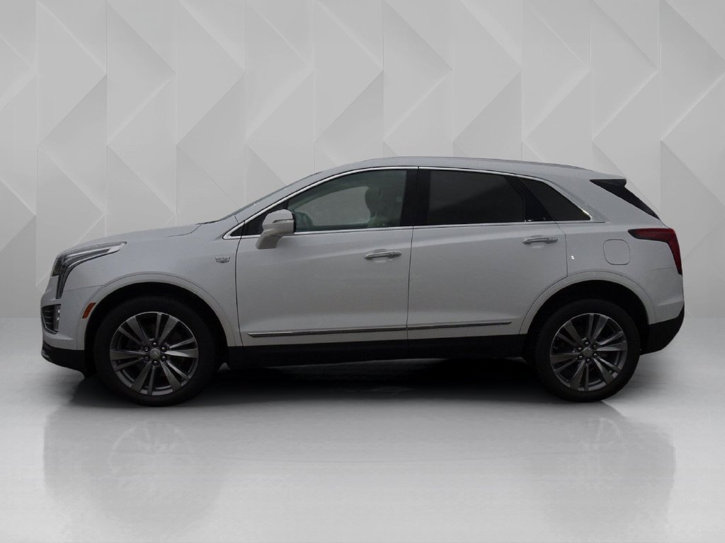 Used 2024 Cadillac XT5 Premium Luxury AWD/4WD image 2