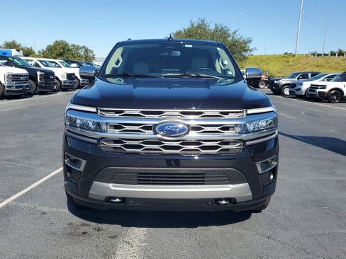 Used 2024 Ford Expedition Platinum image 2
