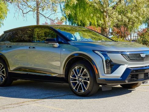 New 2026 Cadillac Optiq Sport 2 image 6