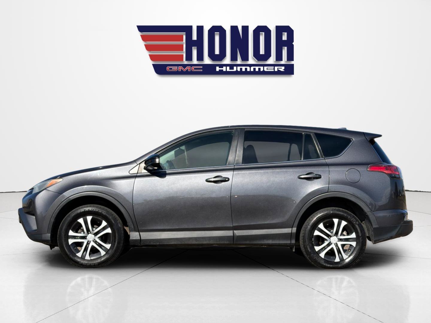 Used 2018 Toyota RAV4 LE w/ All Weather Liner Package FWD image 7