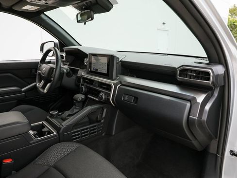 Used 2025 Toyota 4Runner SR5 AWD/4WD image 21