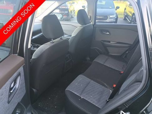 Used 2022 Nissan Rogue SV FWD image 8