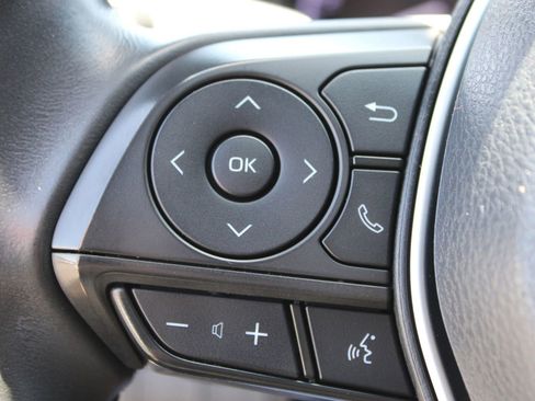 Used 2018 Toyota Camry SE FWD image 23