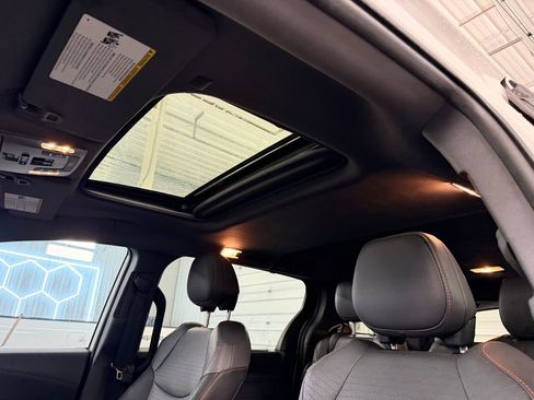 Used 2023 Toyota Sienna XSE image 23