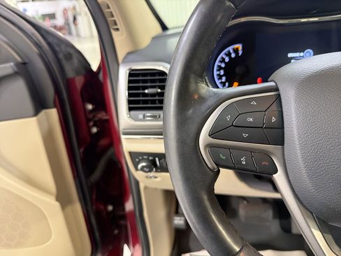 Used 2021 Jeep Grand Cherokee Limited w/ Luxury Group II image 14