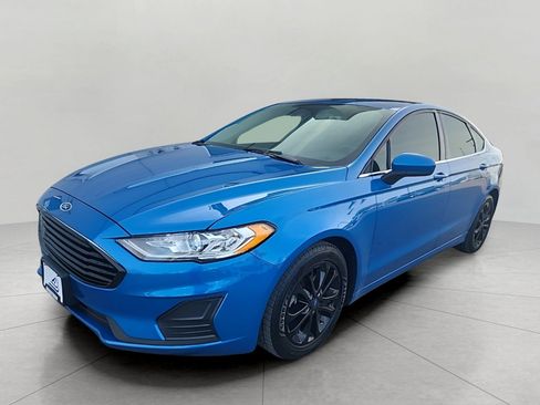 Used 2020 Ford Fusion SE image 3
