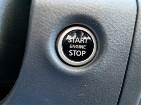 Used 2024 Nissan Frontier SV w/ SV Convenience Package image 23