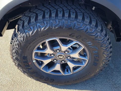 New 2025 Ford Bronco Badlands image 12