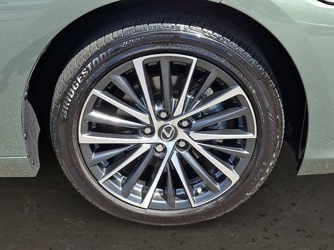 Certified 2025 Lexus ES 350 w/ Premium Package FWD image 10