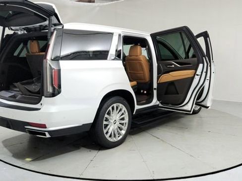 Certified 2023 Cadillac Escalade Premium Luxury w/ Performance Package image 10