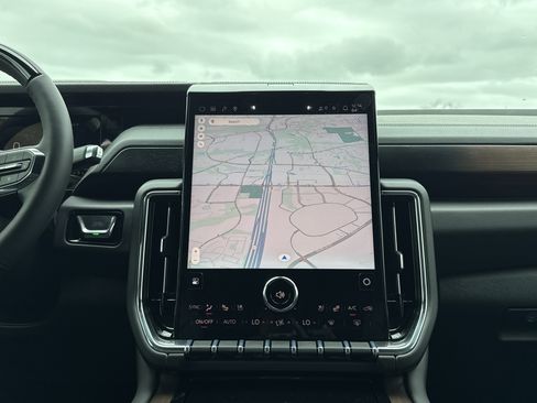 New 2026 GMC Yukon XL Denali w/ Denali Reserve Package image 36