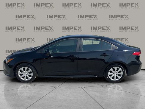 Used 2025 Toyota Corolla LE w/ Convenience Package FWD image 2