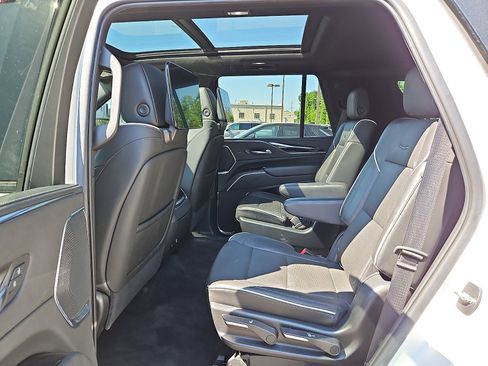 Used 2021 Cadillac Escalade Sport w/ Driver Assist Tech Package AWD/4WD image 10