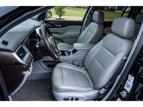 Used 2023 GMC Acadia SLT image 11