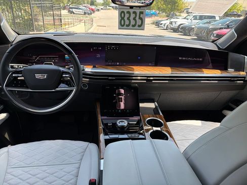 Certified 2025 Cadillac Escalade Sport Platinum AWD/4WD image 31