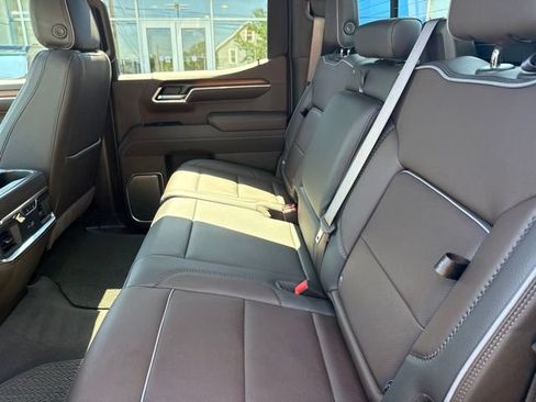 Used 2025 GMC Sierra 1500 Denali w/ Denali Reserve Package AWD/4WD image 30