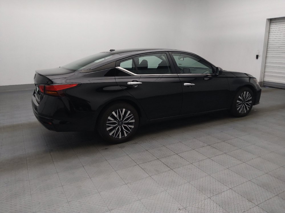 Used 2025 Nissan Altima 2.5 SV FWD image 10