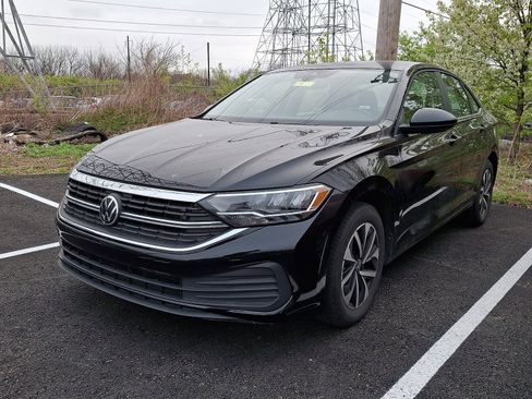 Used 2024 Volkswagen Jetta S image 3