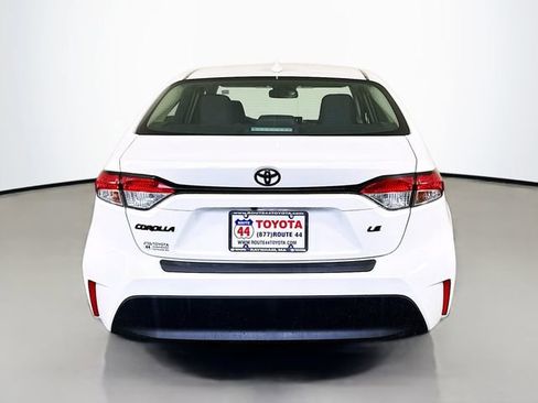 Used 2023 Toyota Corolla LE image 5