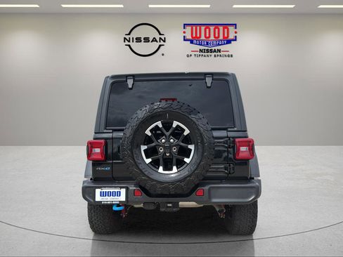 Used 2025 Jeep Wrangler Unlimited Rubicon 4xe w/ Safety Group AWD/4WD image 3
