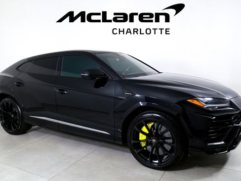 Used 2021 Lamborghini Urus image 2