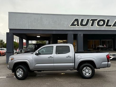 Used 2020 Toyota Tacoma SR image 3