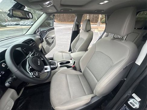Certified 2024 Kia Soul EX image 12